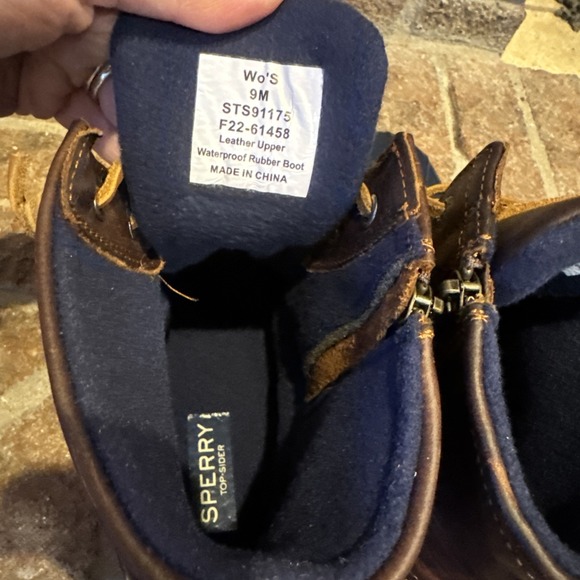 Sperry Women's Saltwater Duck Boot Tan/Navy Size 9 - Picture 4 of 16
